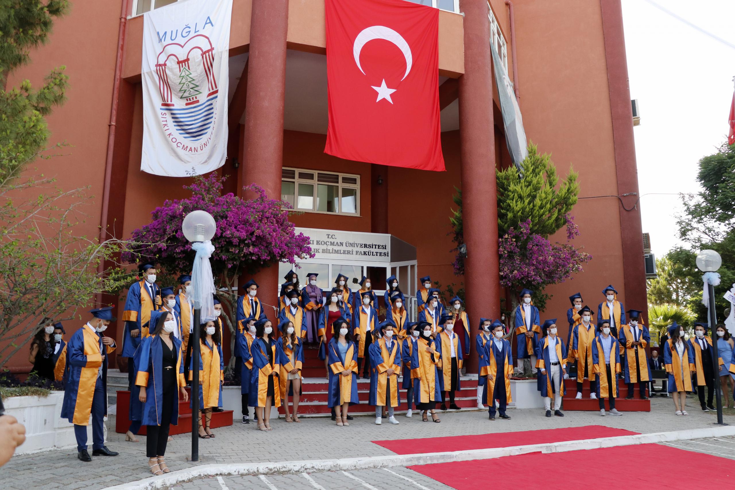 MSKÜ Sağlık Bilimleri Fakültesinde mezuniyet heyecanı