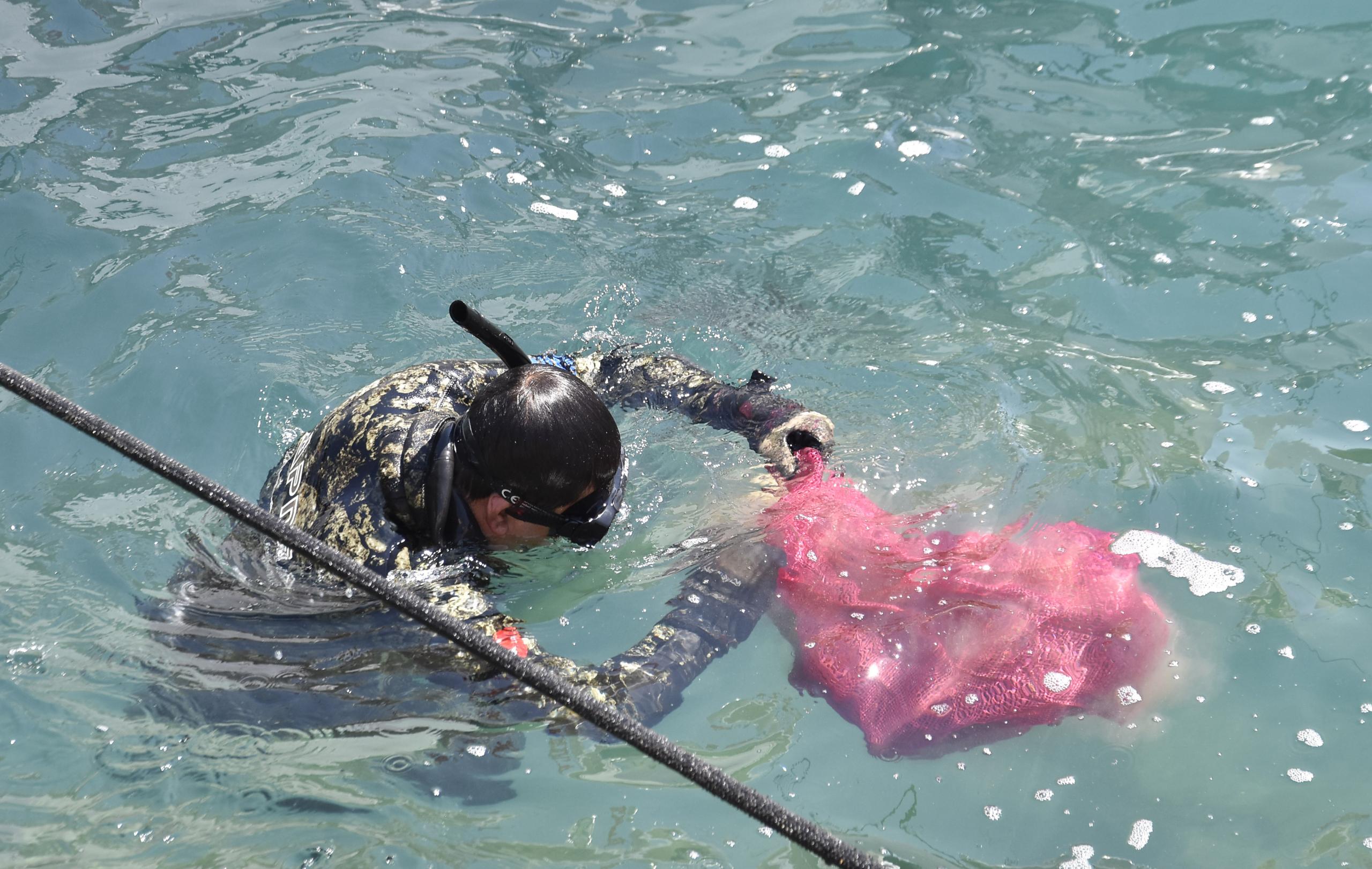 Bodrum'da deniz dibi temizliği yapıldı