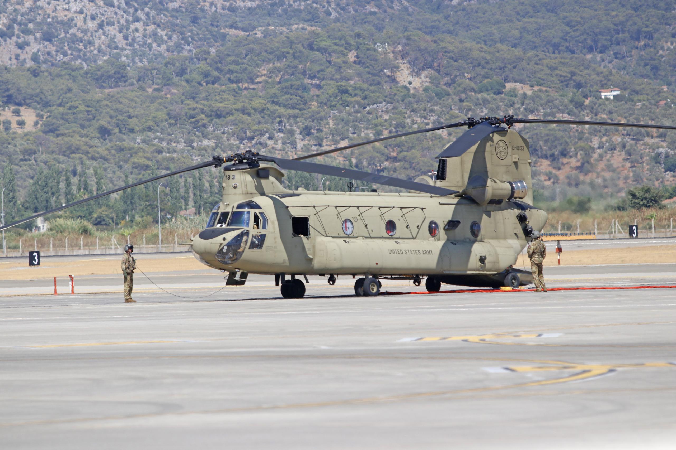 Muğla'daki orman yangınlarının ardından soğutma çalışmaları için ABD'den 2 helikopter geldi