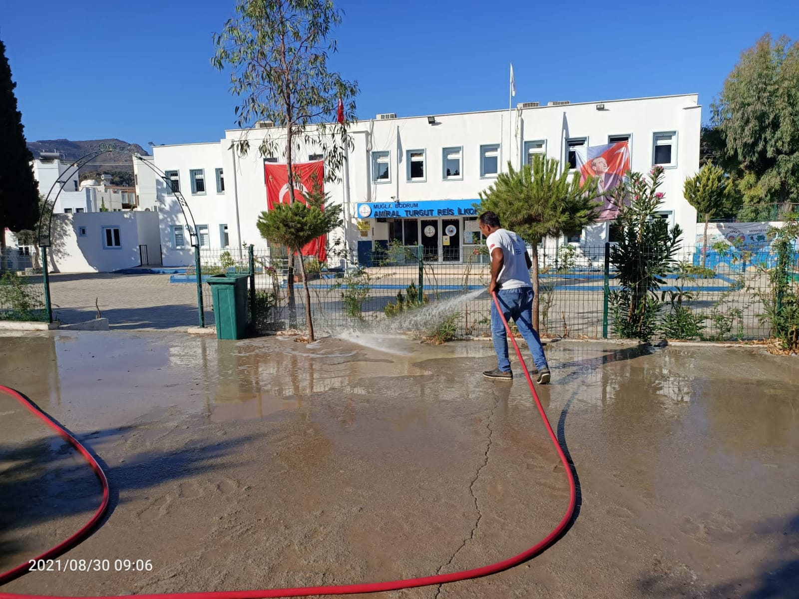 BODRUM’DA OKULLAR TEMİZLENİYOR