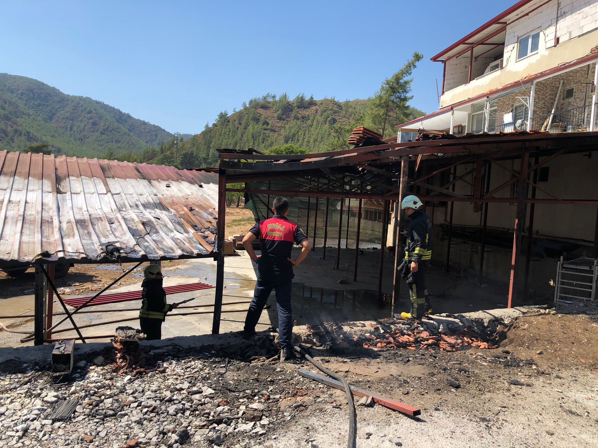 Muğla'da iş yerinin deposunda çıkan yangın söndürüldü