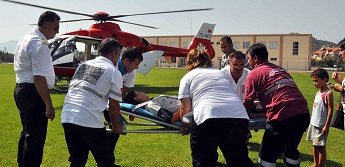 Ambulans helikopter erken doğum için uçtu