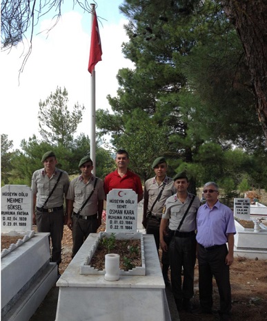 Şehidin Bayrağı göndere çekildi