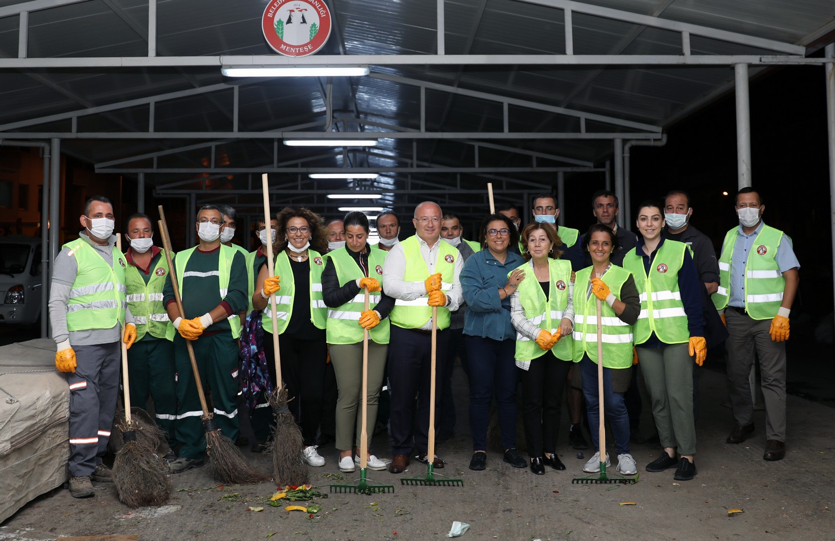 Menteşe’de Pazar Atıkları Gübreye Dönüşüyor