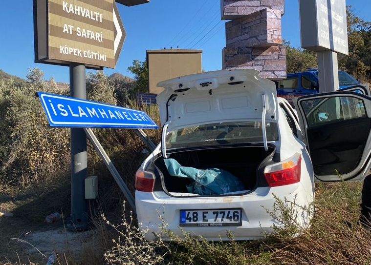 Bodrum'da kaza yapan hırsızlık şüphelileri kovalamaca sonucu yakalandı