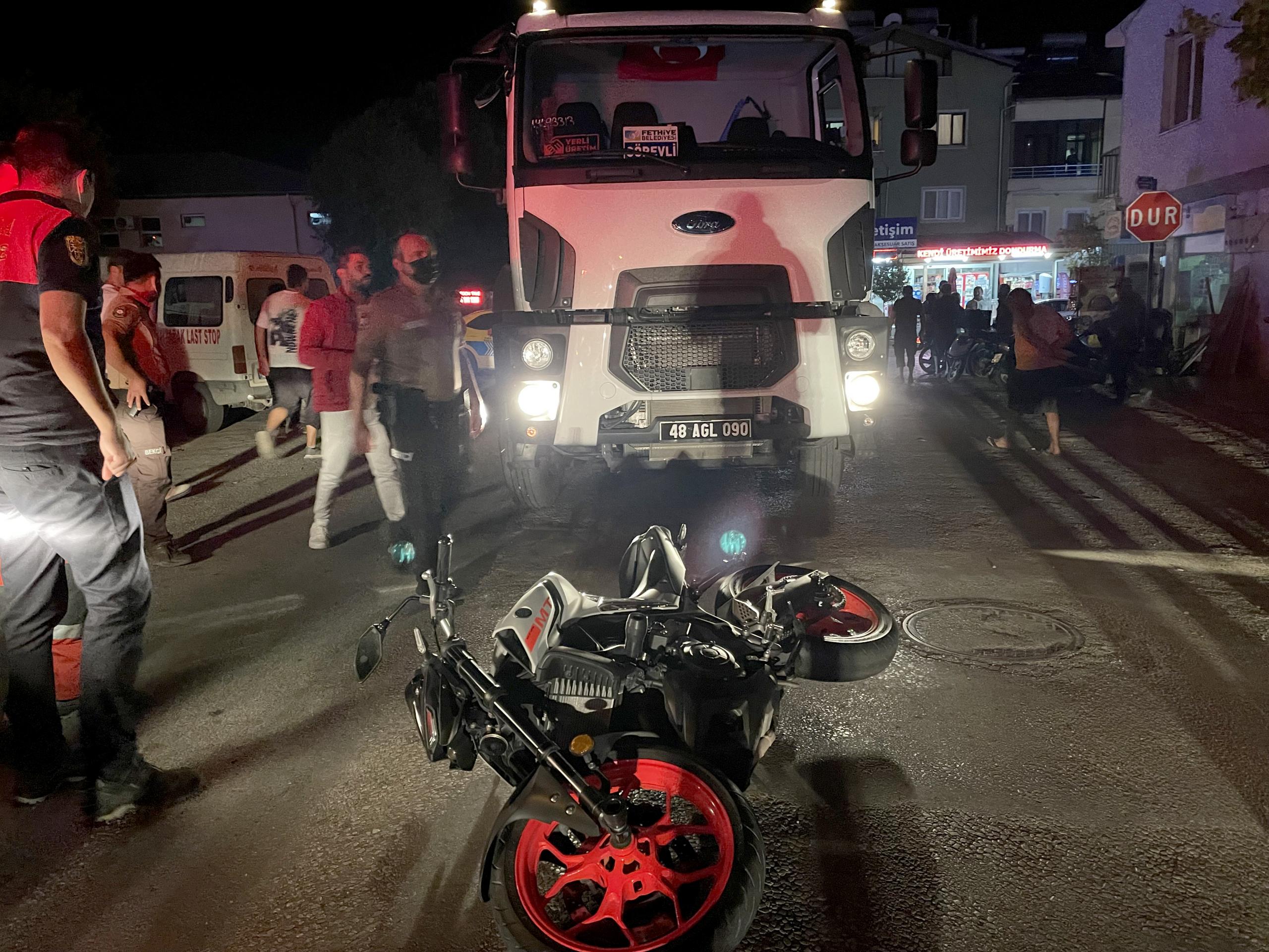 Muğla'da çöp kamyonuyla çarpışan motosikletin sürücüsü öldü