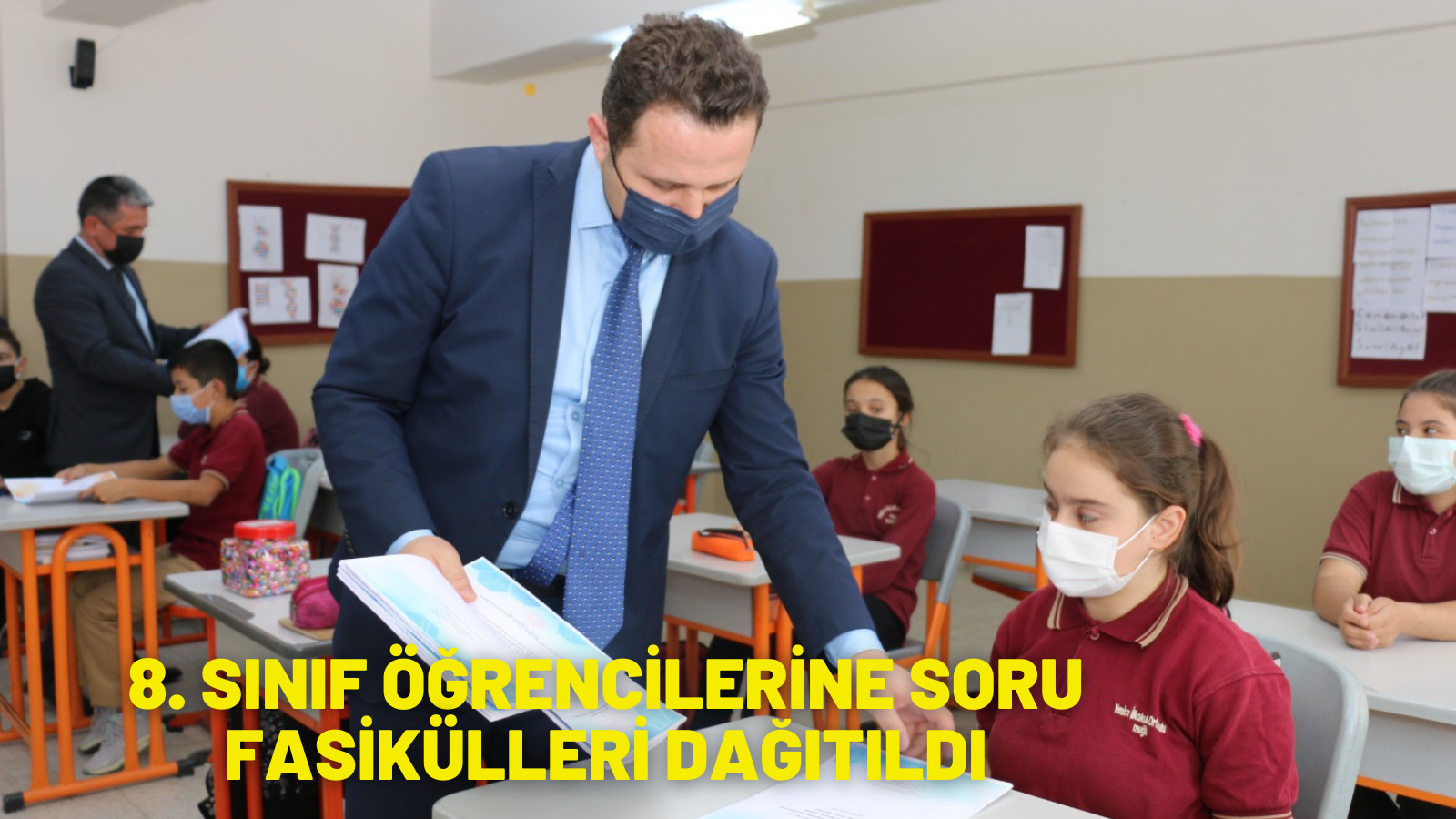 8.SINIF ÖĞRENCİLERİNE SORU FASİKÜLLERİ DAĞITILDI