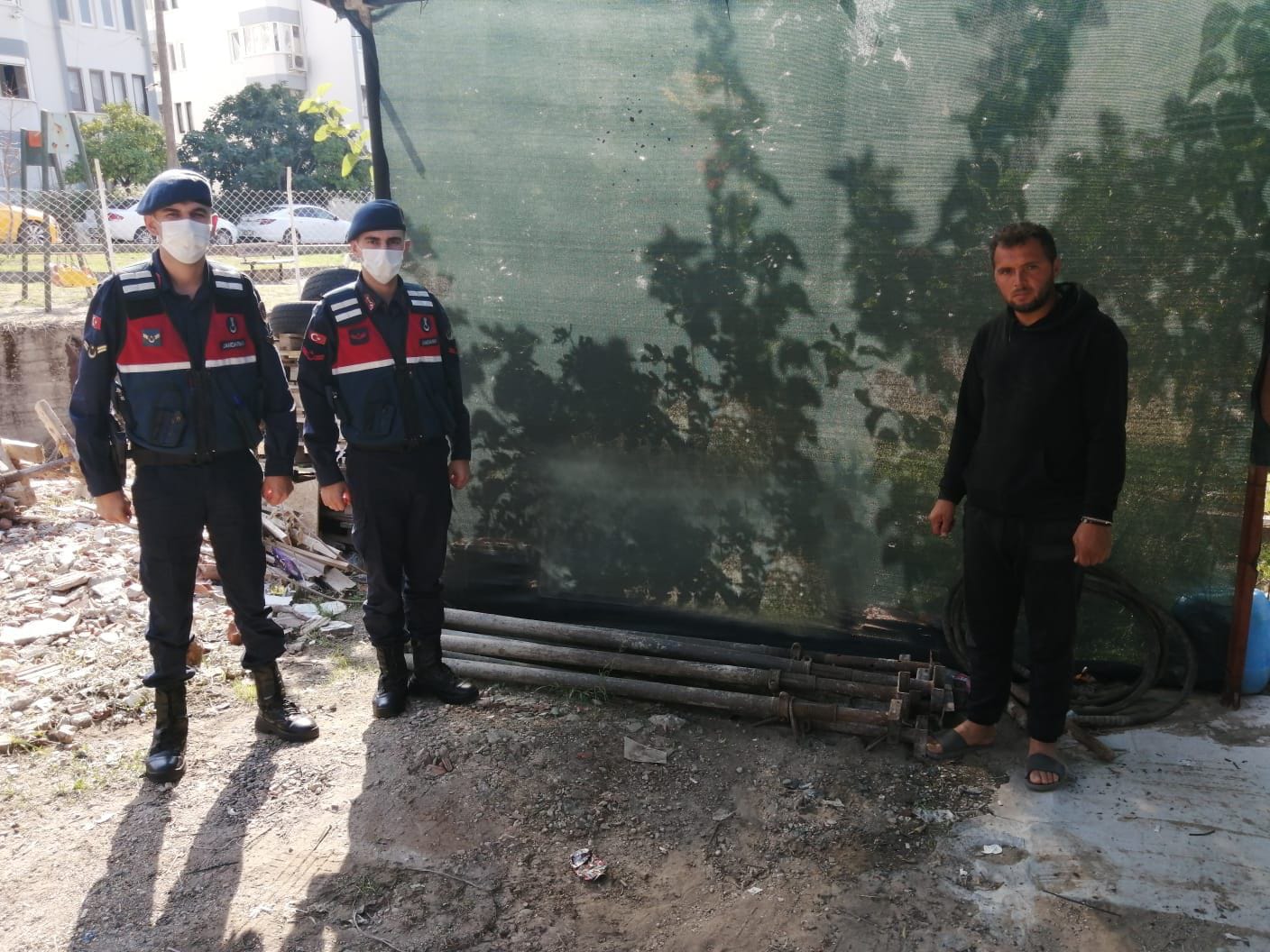 inşaat malzemesi çaldığı iddia edilen şüpheli yakalandı