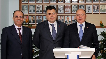 Vali Çiçek, brifing almaya başladı