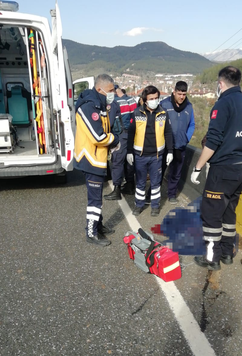 Muğla'da otomobilin çarptığı yaya hayatını kaybetti