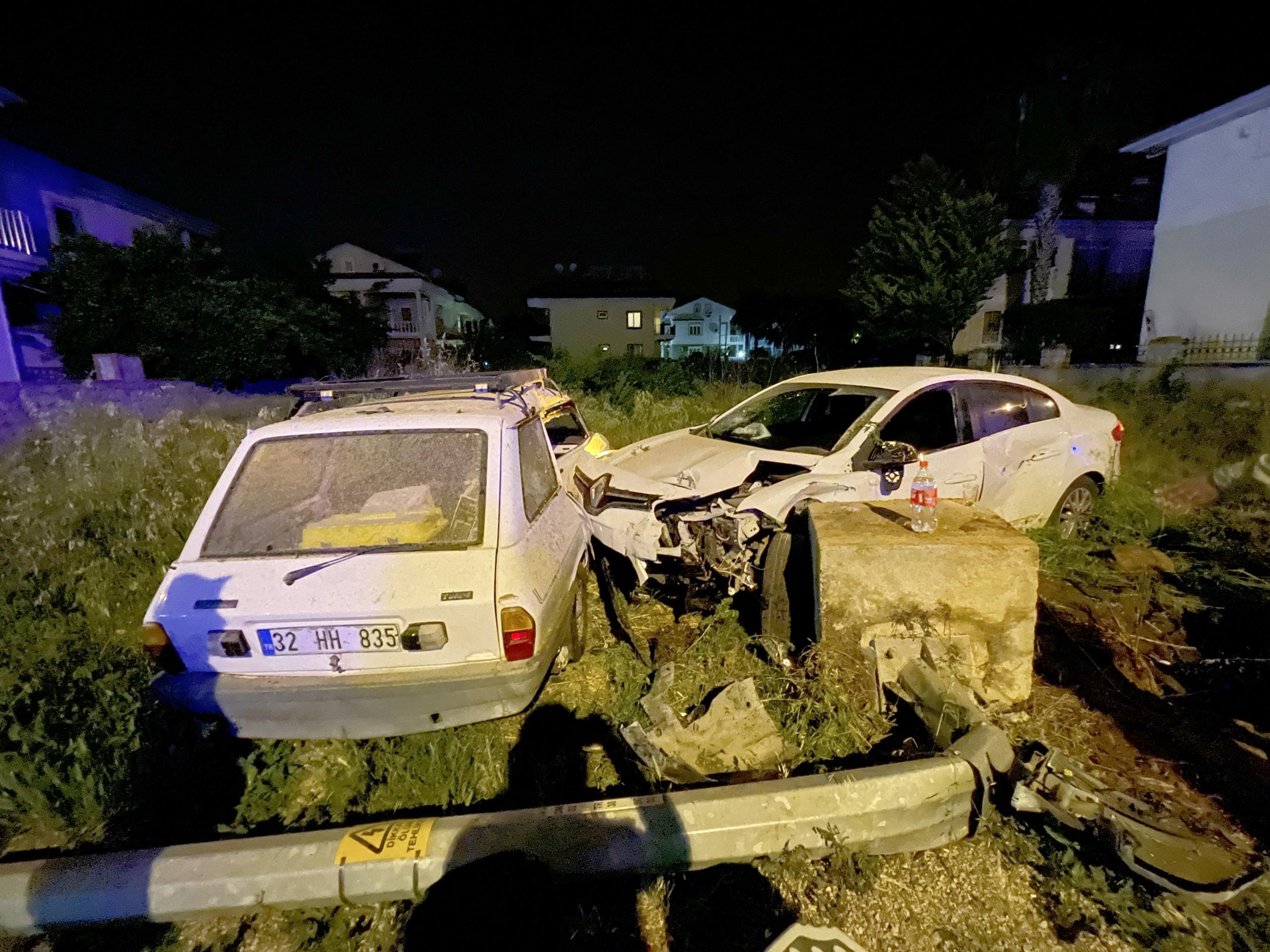 Muğla'da otomobille motosikletin çarpıştığı kazada 1 kişi öldü, 4 kişi yaralandı