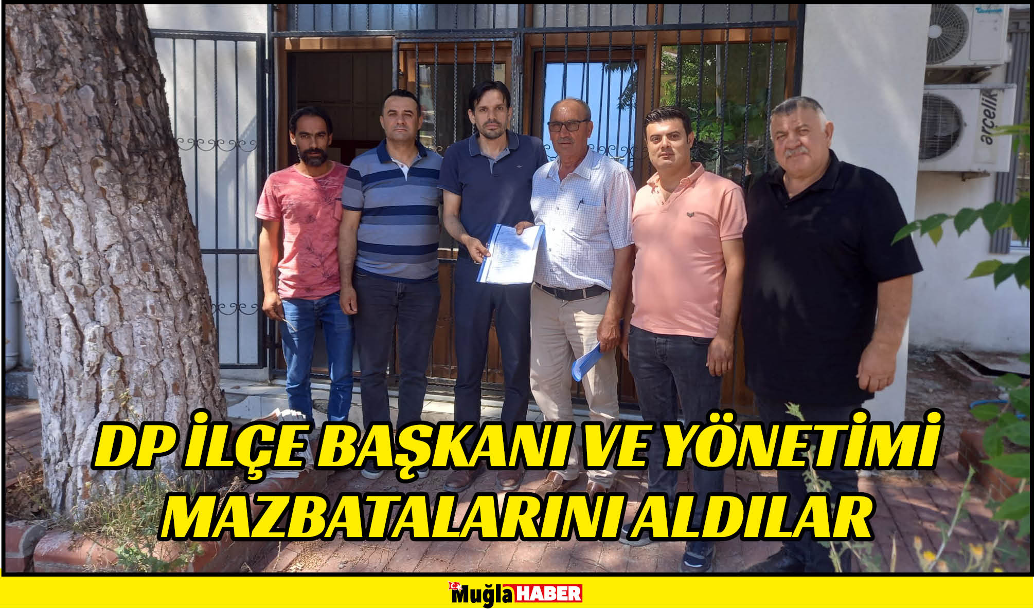 DP İLÇE BAŞKANI VE YÖNETİMİ MAZBATALARINI ALDILAR