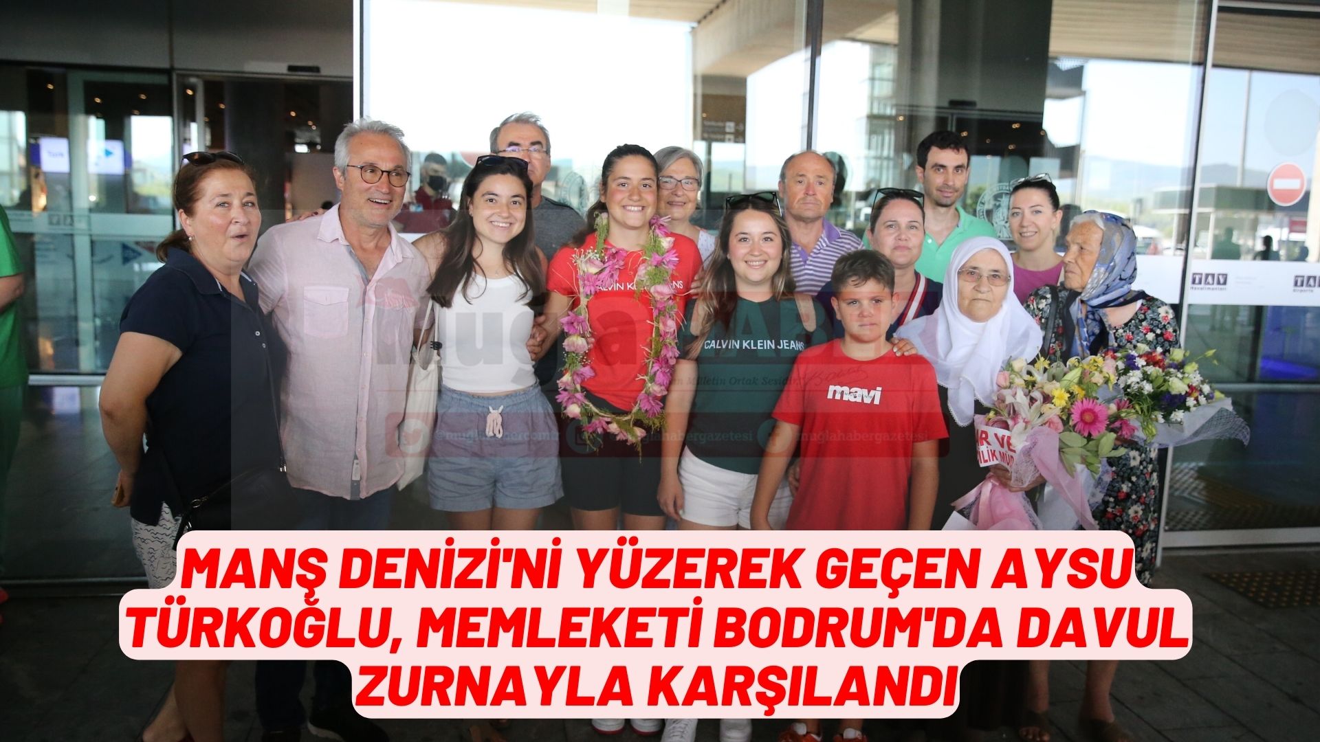 Manş Denizi'ni yüzerek geçen Aysu Türkoğlu, Bodrum'da davul zurnayla karşılandı