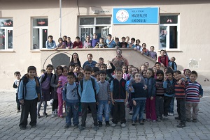 Minik ellerden Ebru sanatı