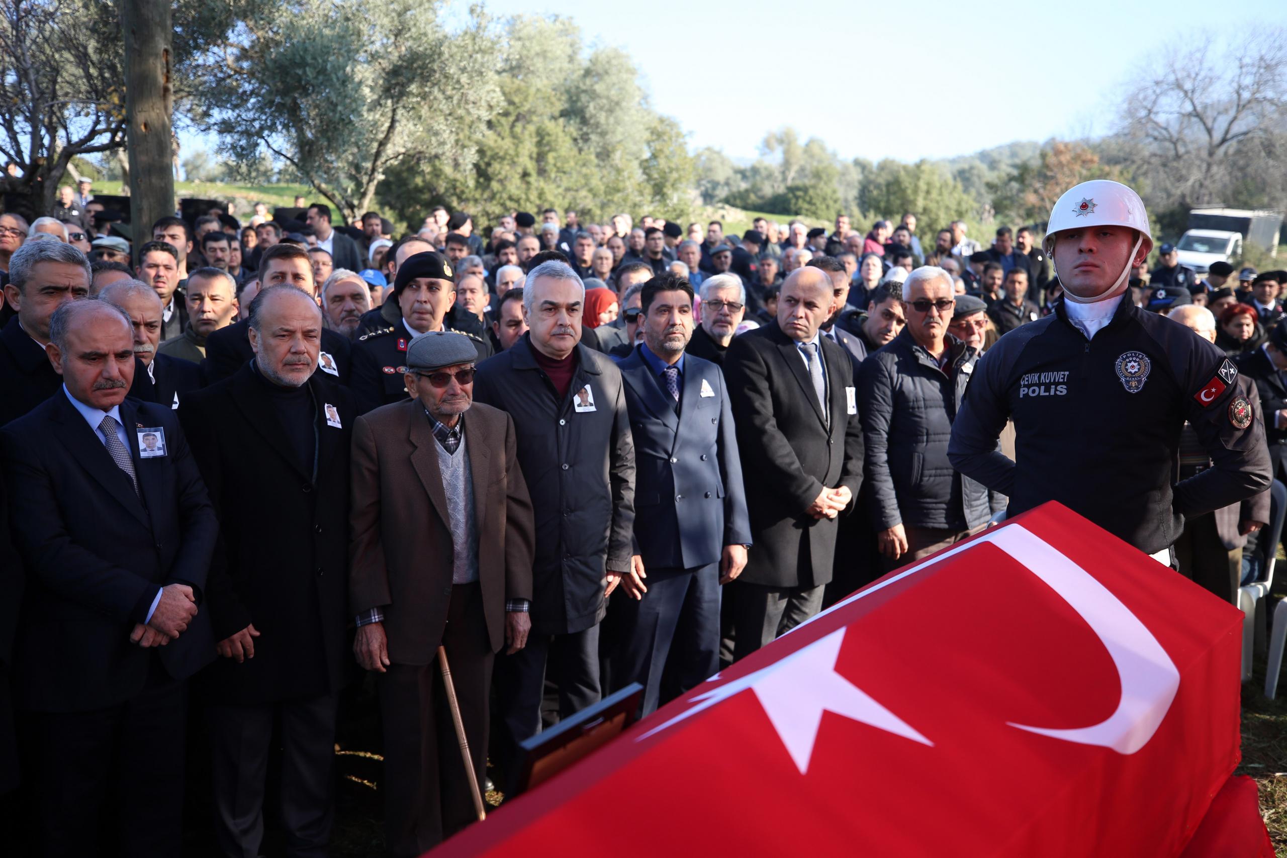 Muğla'da trafik kazasında şehit olan komiserin cenazesi Aydın'da toprağa verildi