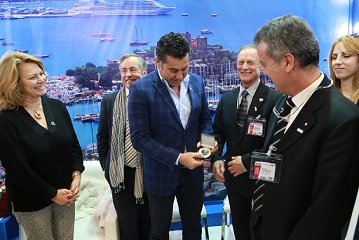 En Güzel Koylar’dan Bodrum’a plaket