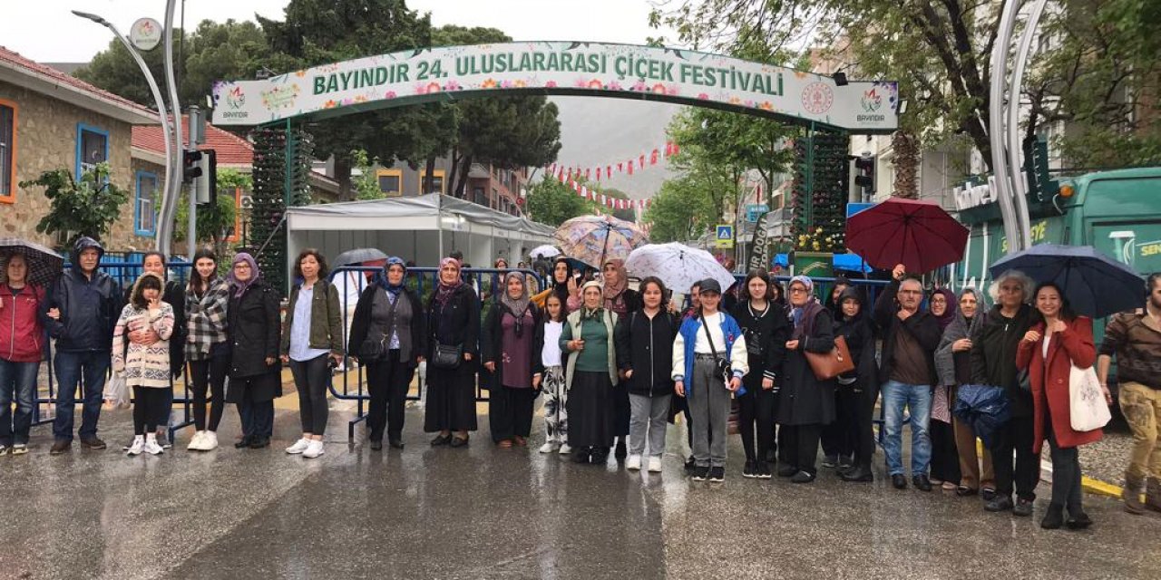 MUĞLALI KADIN ÜRETİCİLER BAYINDIR ÇİÇEK FESTİVALİ’NE KATILDI