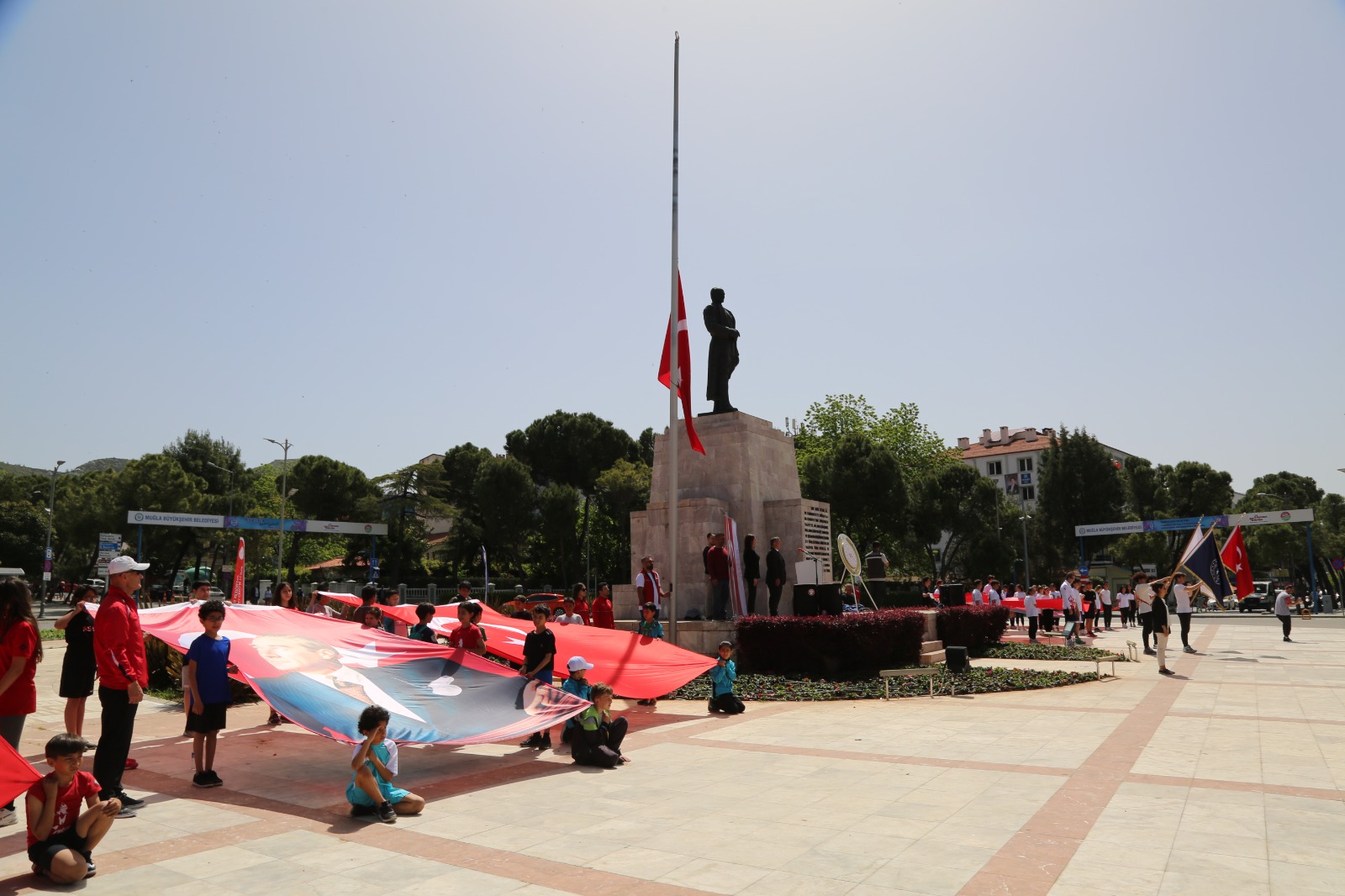 GENÇLİK HAFTASI KUTLAMALARI TÖRENLE BAŞLADI