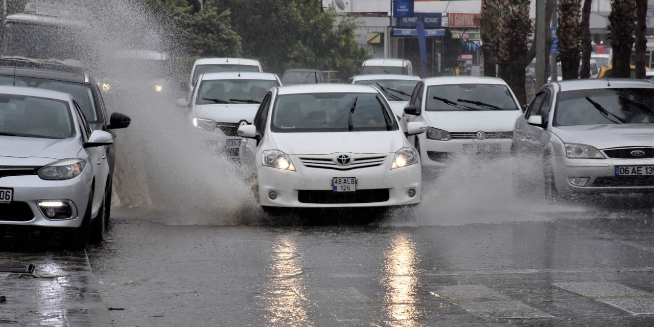 BODRUM'DA SAĞANAK ETKİLİ OLDU