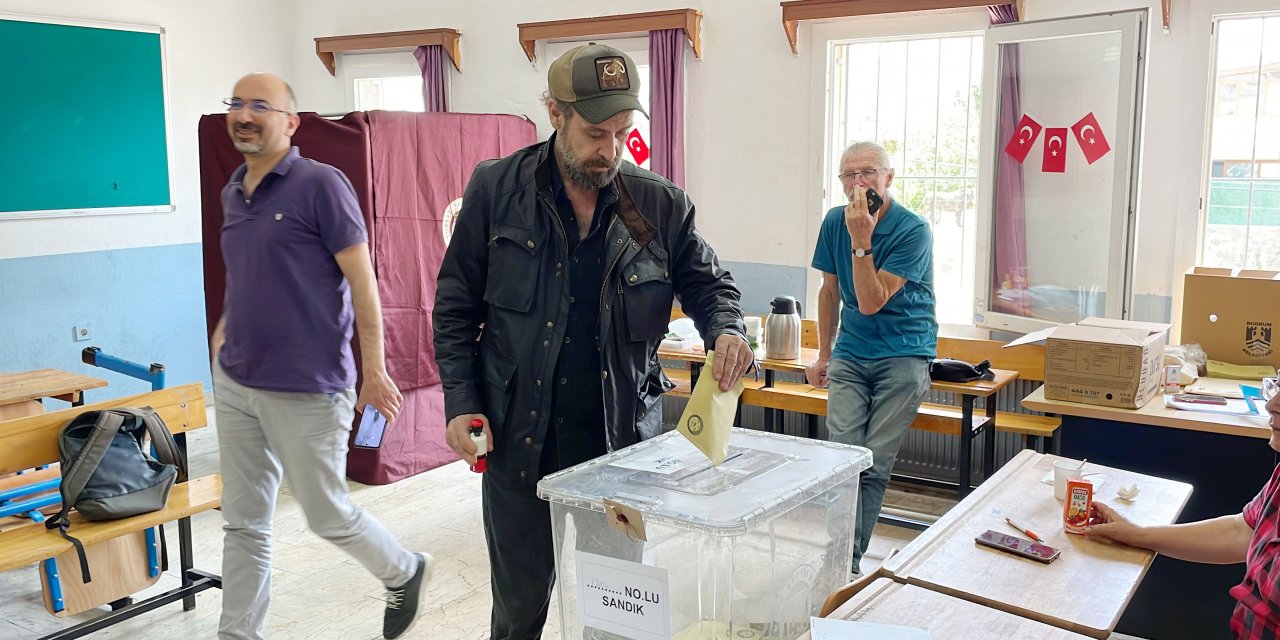 Oyuncu Nejat İşler oyunu Bodrum'da kullandı