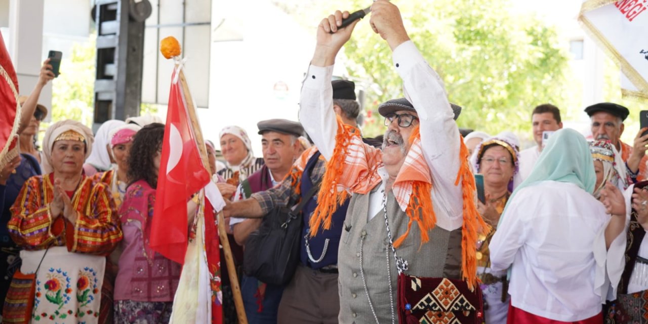 11. YÖRÜK OBALARI YÖRÜK ŞÖLENİ RENKLİ GÖRÜNTÜLERE SAHNE OLDU