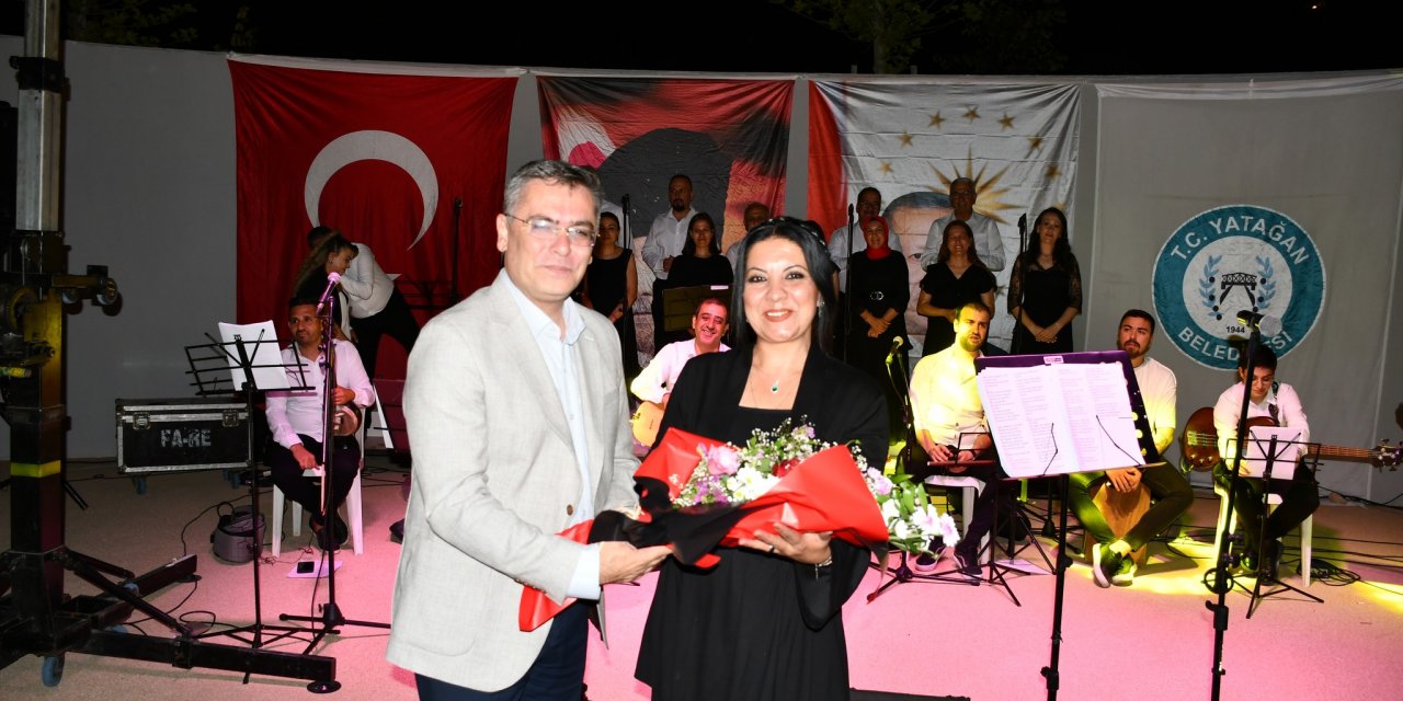 YATAĞAN MİLLET BAHÇESİ'NDE İLK KONSER BÜYÜK KATILIMLA DÜZENLENDİ