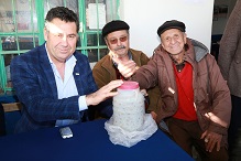 Kocadon, vatandaşlarla buluştu