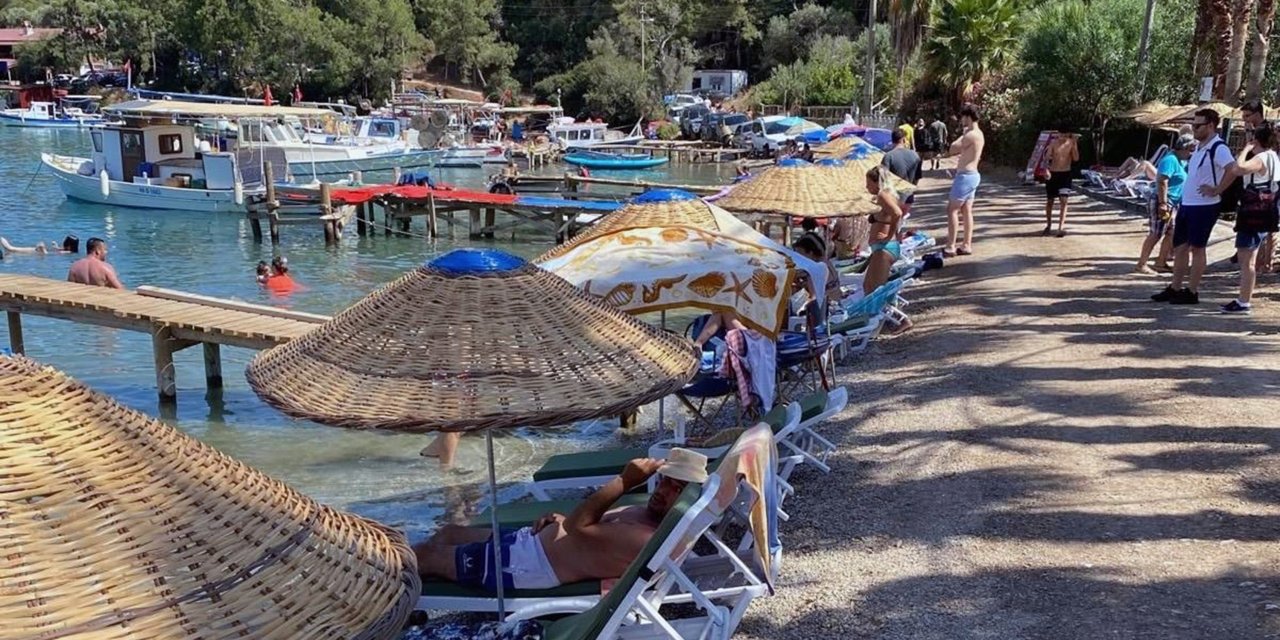 Akbük Plajının bir bölümü ücretsiz halka açıldı