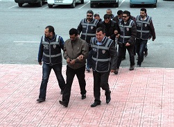 İnsan tacirleri hakim karşısında