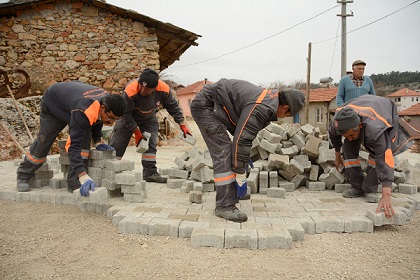 Yol bakım çalışmaları sürüyor