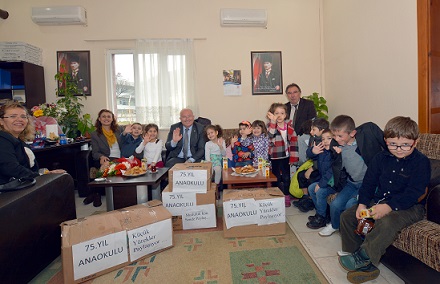 Minik öğrencilerden anlamlı bağış