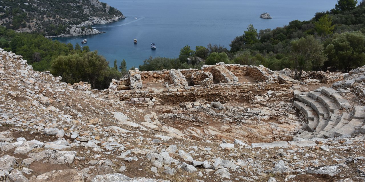 Amos'un antik tiyatrosundaki kazılar bu yıl sonunda tamamlanacak