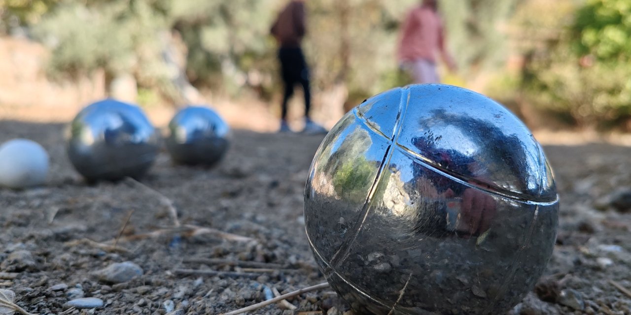 Ula'nın kırsal mahallelerinde Bocce sporuna büyük ilgi