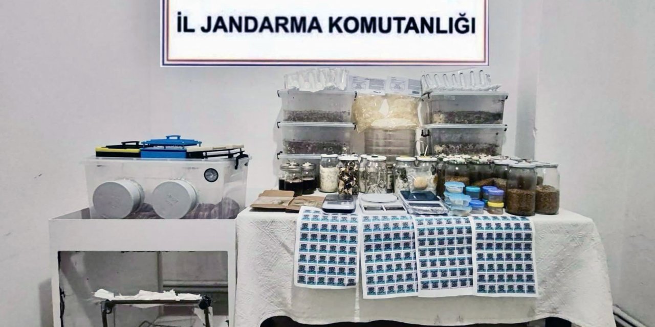 JANDARMADAN OPERASYON: 110 MİLYON TL DEĞERİNDE 22 KİLO UYUŞTURUCU ELE GEÇİRİLDİ