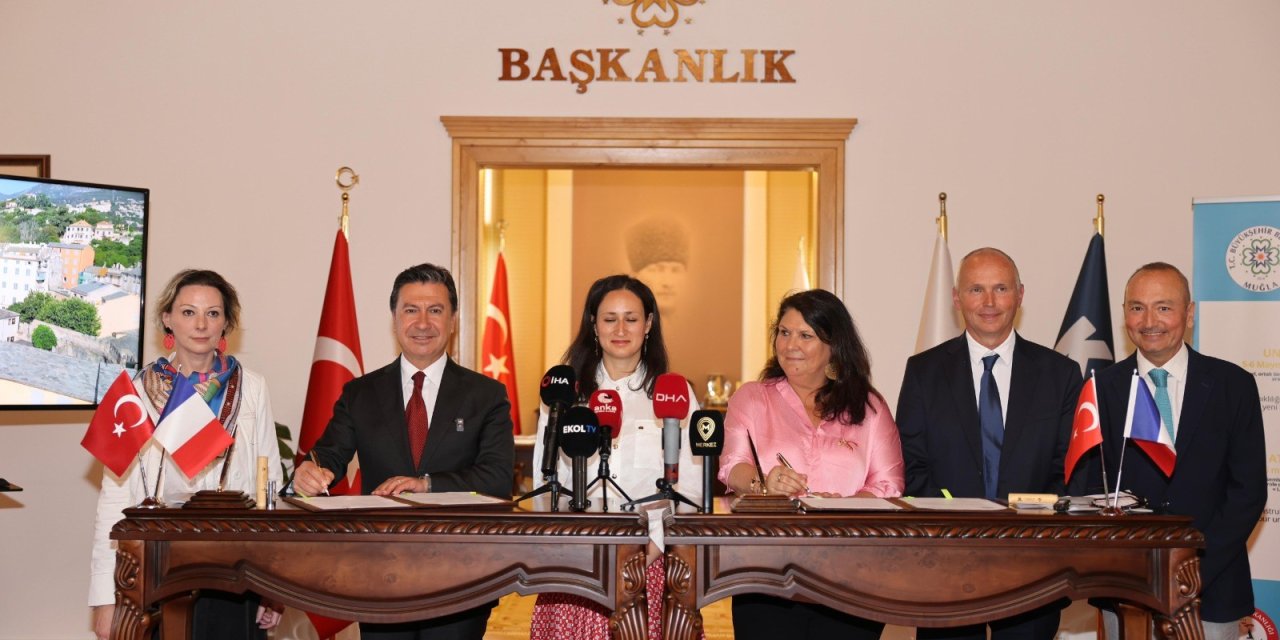 "AKDENİZ MAVİ KALSIN" DİYE MUĞLA İLE BASTİA EL ELE VERDİ