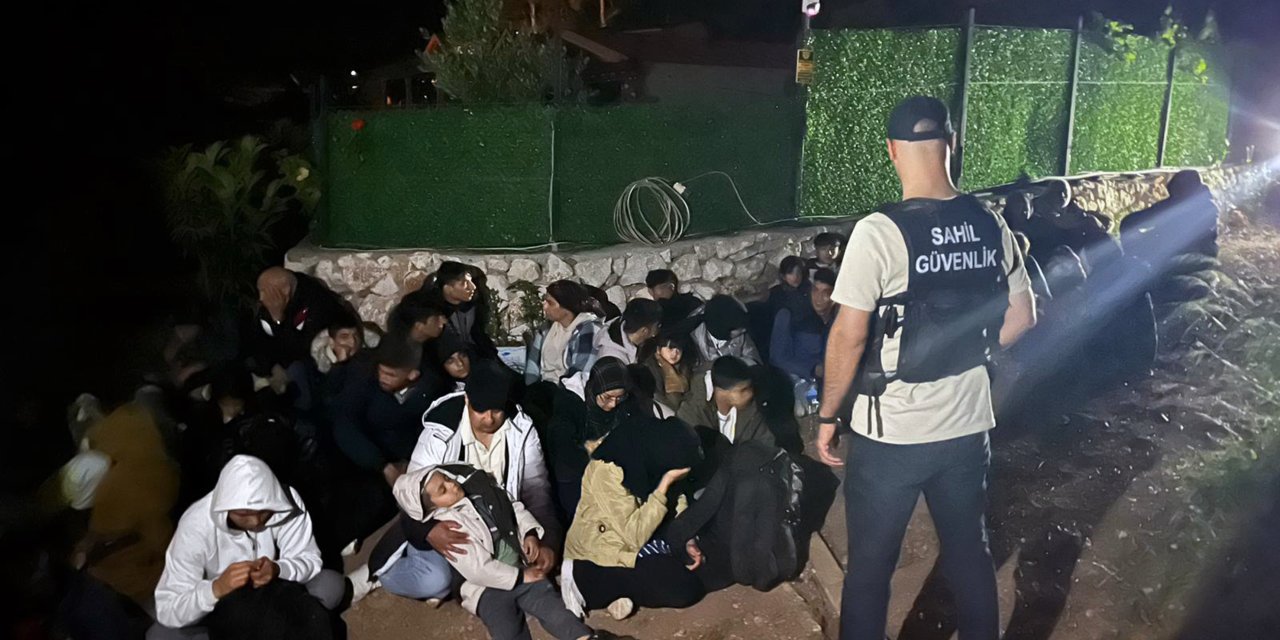 FETHİYE’DE 17’Sİ ÇOCUK 36 DÜZENSİZ GÖÇMEN YAKALANDI