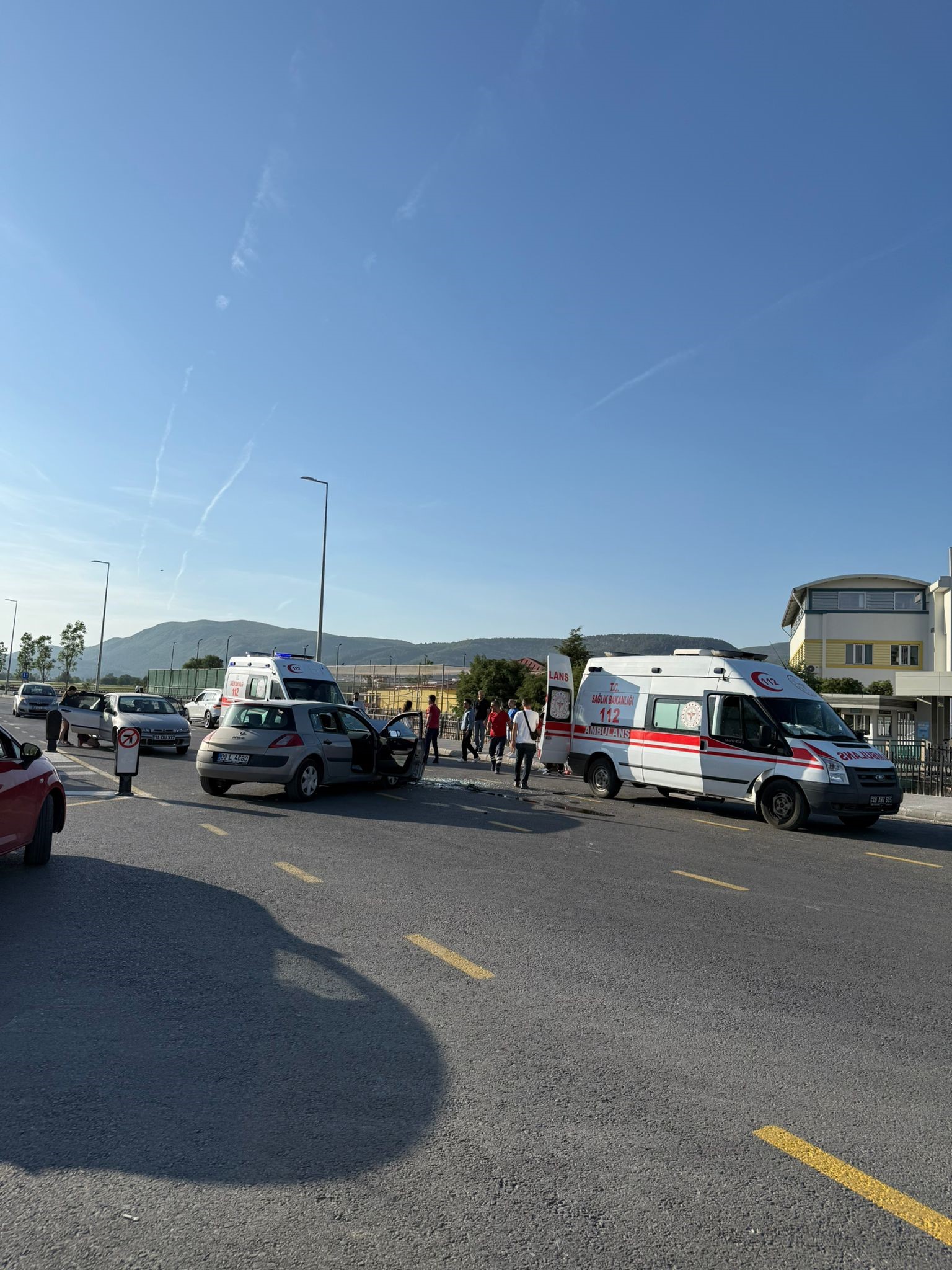 Menteşe’de trafik kazası: 2'si çocuk 3 kişi yaralandı