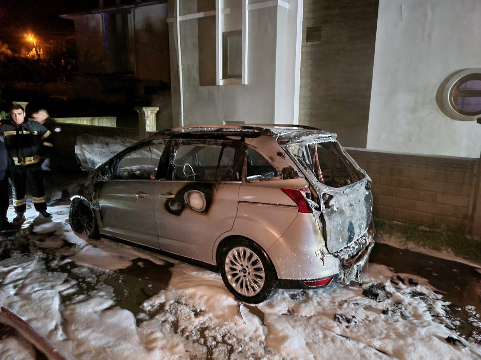 Menteşe'deki otomobil yangınında bir şüpheli gözaltına alındı