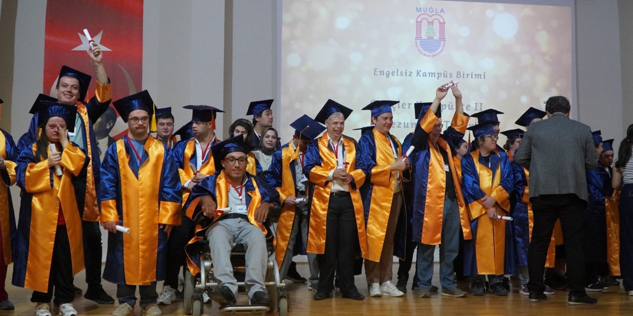 MSKÜ’DE ÖZEL ÖĞRENCİLERE TEMSİLİ MEZUNİYET TÖRENİ
