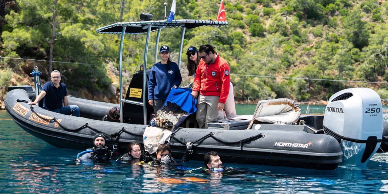 DÜNYA İKLİM GÜNÜ'NDE GÖCEK’TE SU ALTI TEMİZLİĞİ