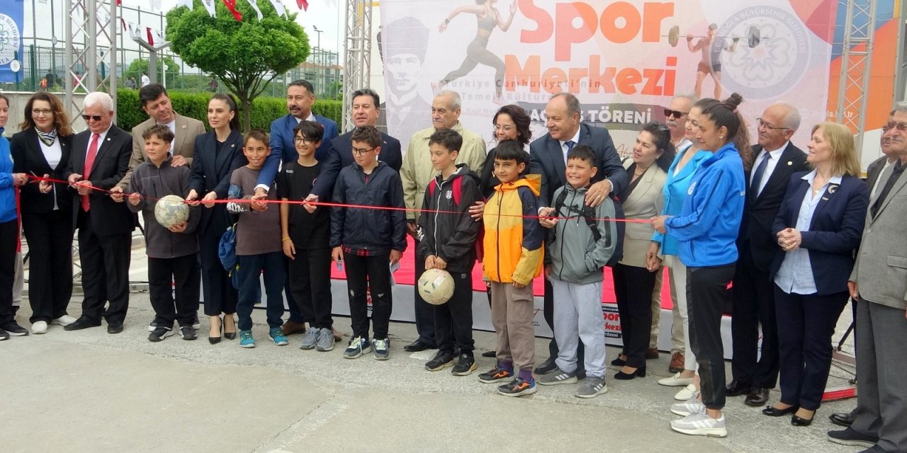MUĞLA’DAKİ SPOR MERKEZİ TÖRENLE HİZMETE AÇILDI