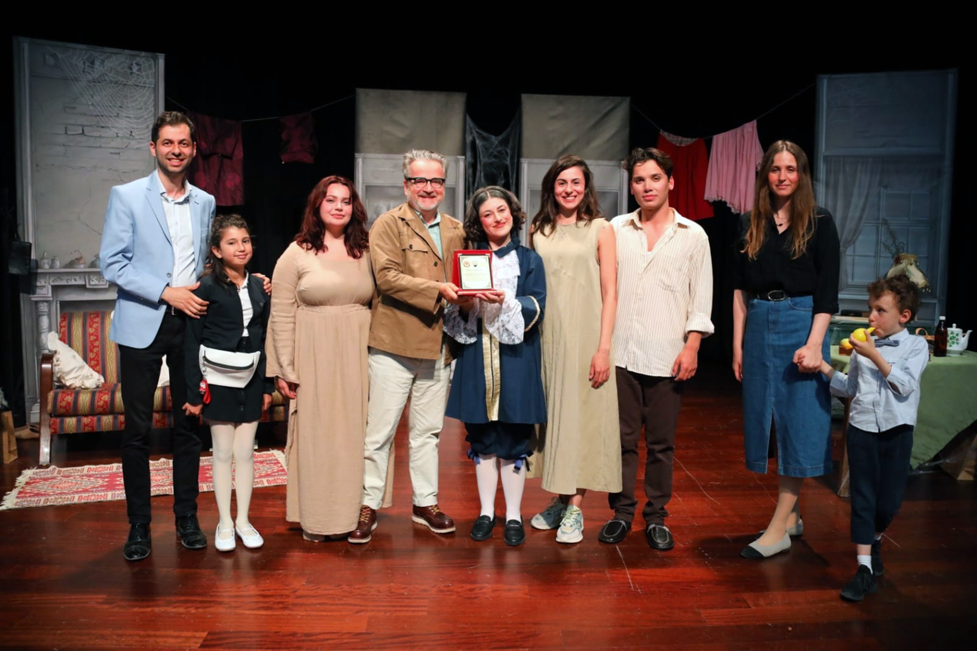 Shakespeare’e Menteşe Yorumu: Festivalde İngilizce Oyunla Parladılar