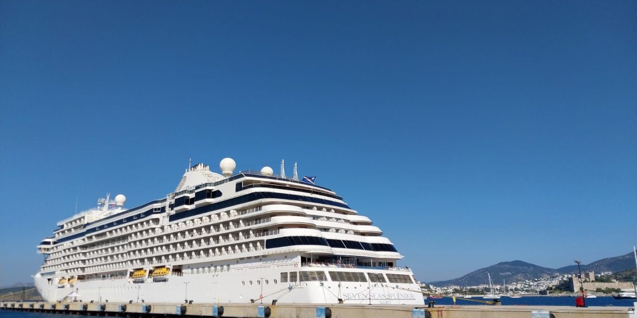 BODRUM'DA KRUVAZİYER BEREKETİ