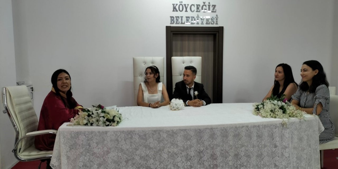 KÖYCEĞİZ’DE ÇİFTLER NİKAH İÇİN YOĞUNLUK OLUŞTURDU