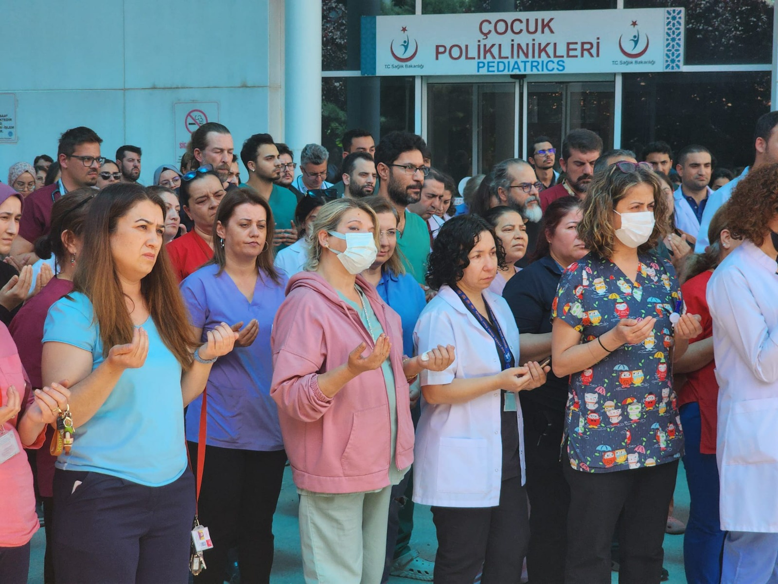 Muğla’da Kalp Kriziyle Hayatını Kaybeden Asistan Doktor İçin Duygulandıran Anma