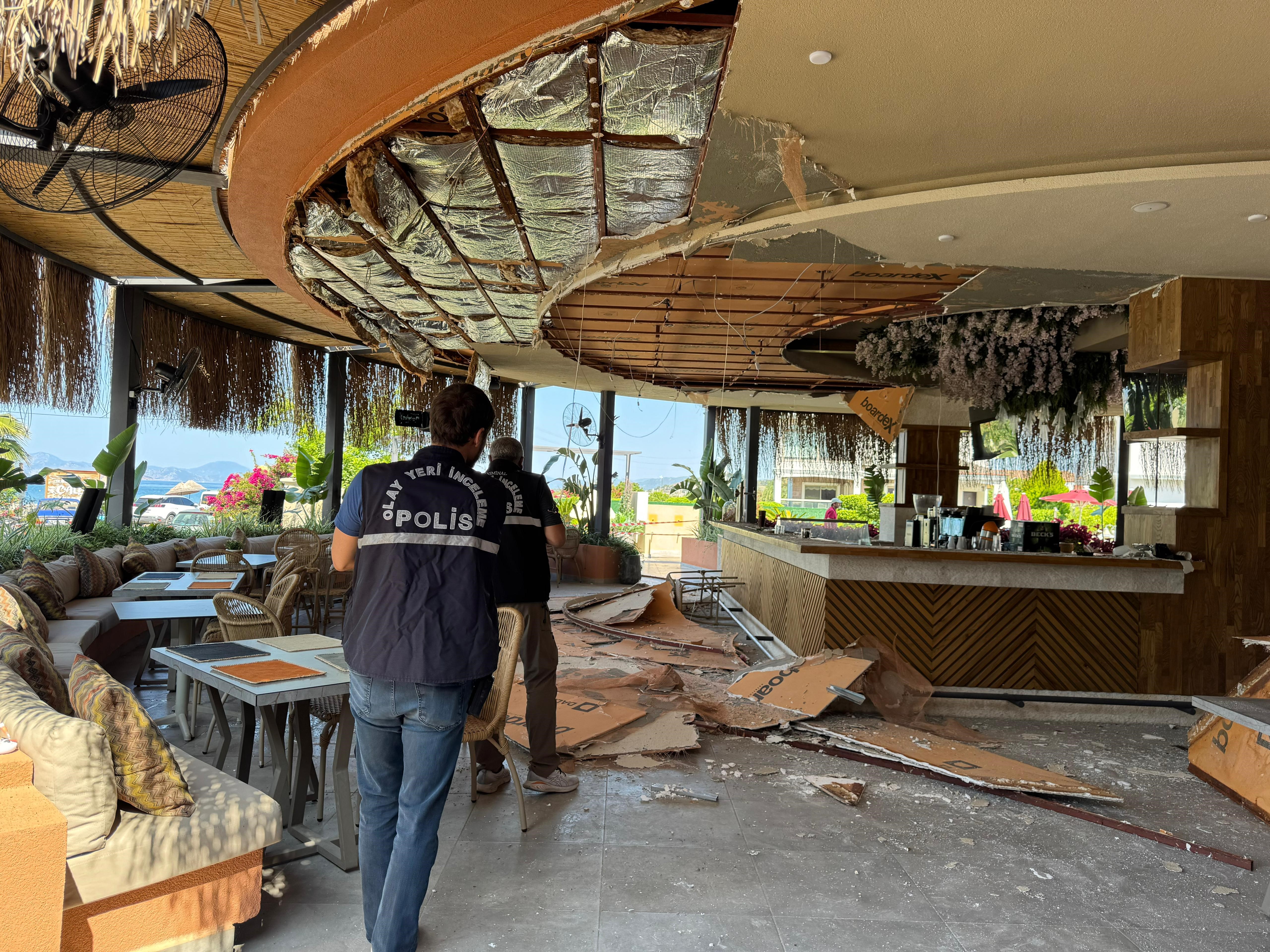 Fethiye'de restoranın tavanı çöktü: 5 yaralı