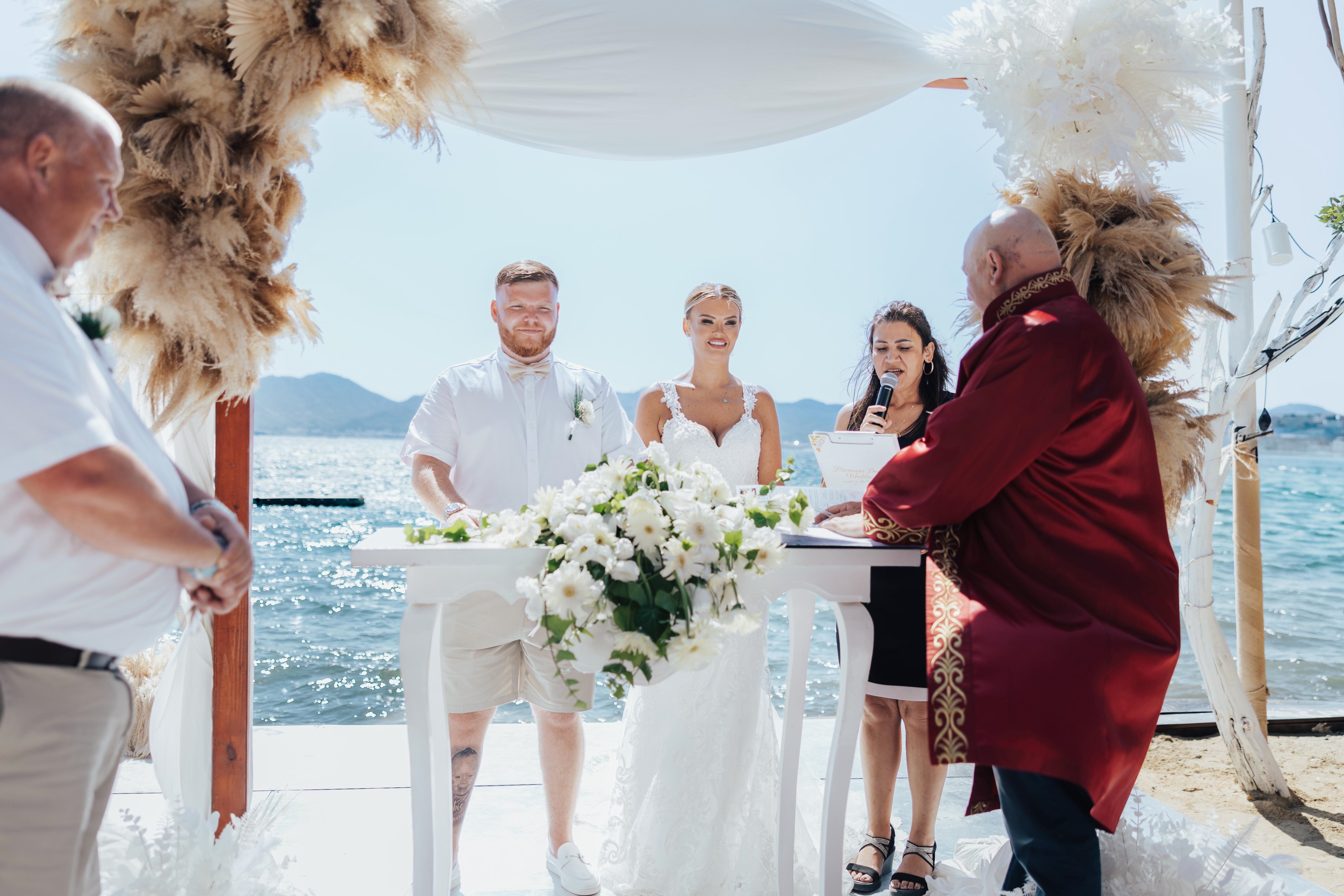 Marmaris’te Aşk Başkadır: Yabancı Çiftlerin Vazgeçilmez Düğün Rotası