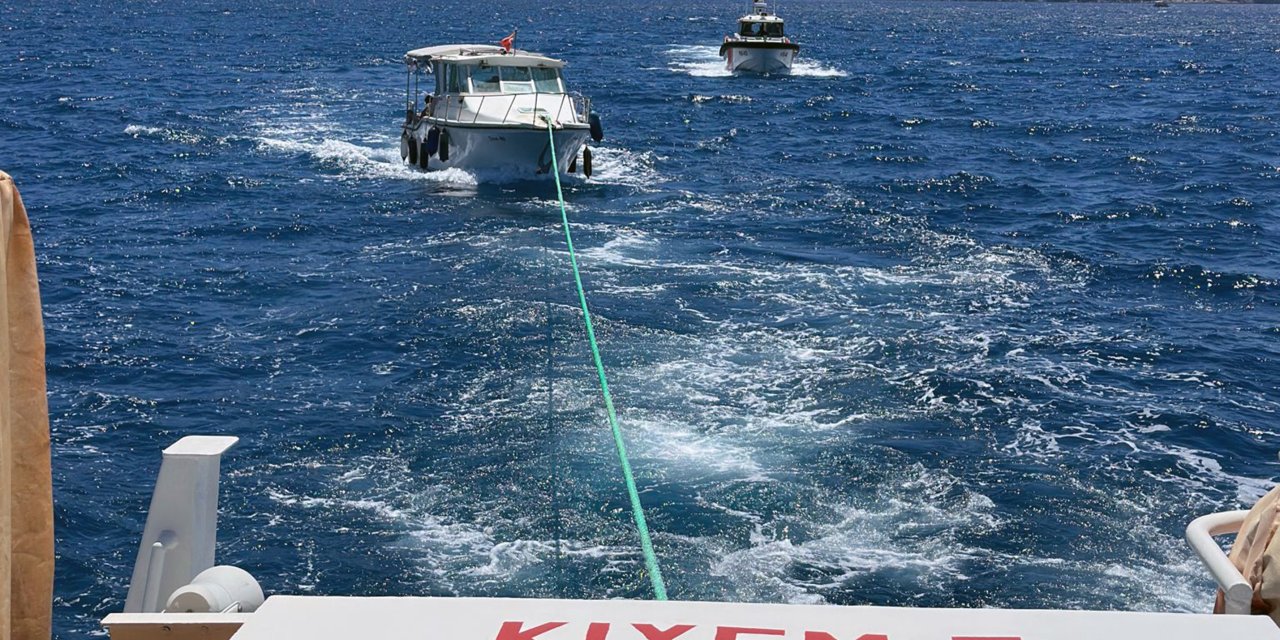 Fethiye Açıklarında Mahsur Kalan Teknedeki 6 Kişi Kurtarıldı