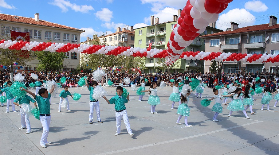 23 Nisan coşkuyla kutlandı