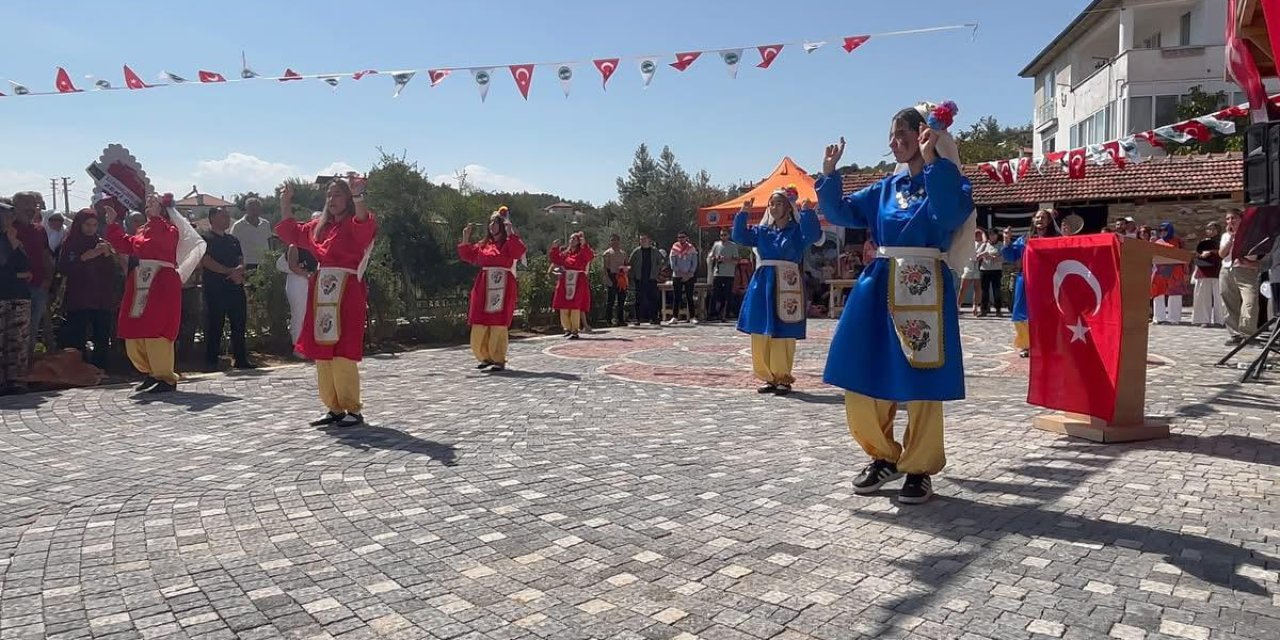 YATAĞAN BELEDİYESİ HALK OYUNLARI EKİBİ KURUCUOVA KEŞKEK FESTİVALİ’NDE SAHNE ALDI